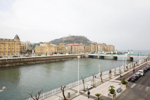 Deluxe Apt-Views To Historic Maria Cristina Hotel Σαν Σεμπαστιάν Εξωτερικό φωτογραφία